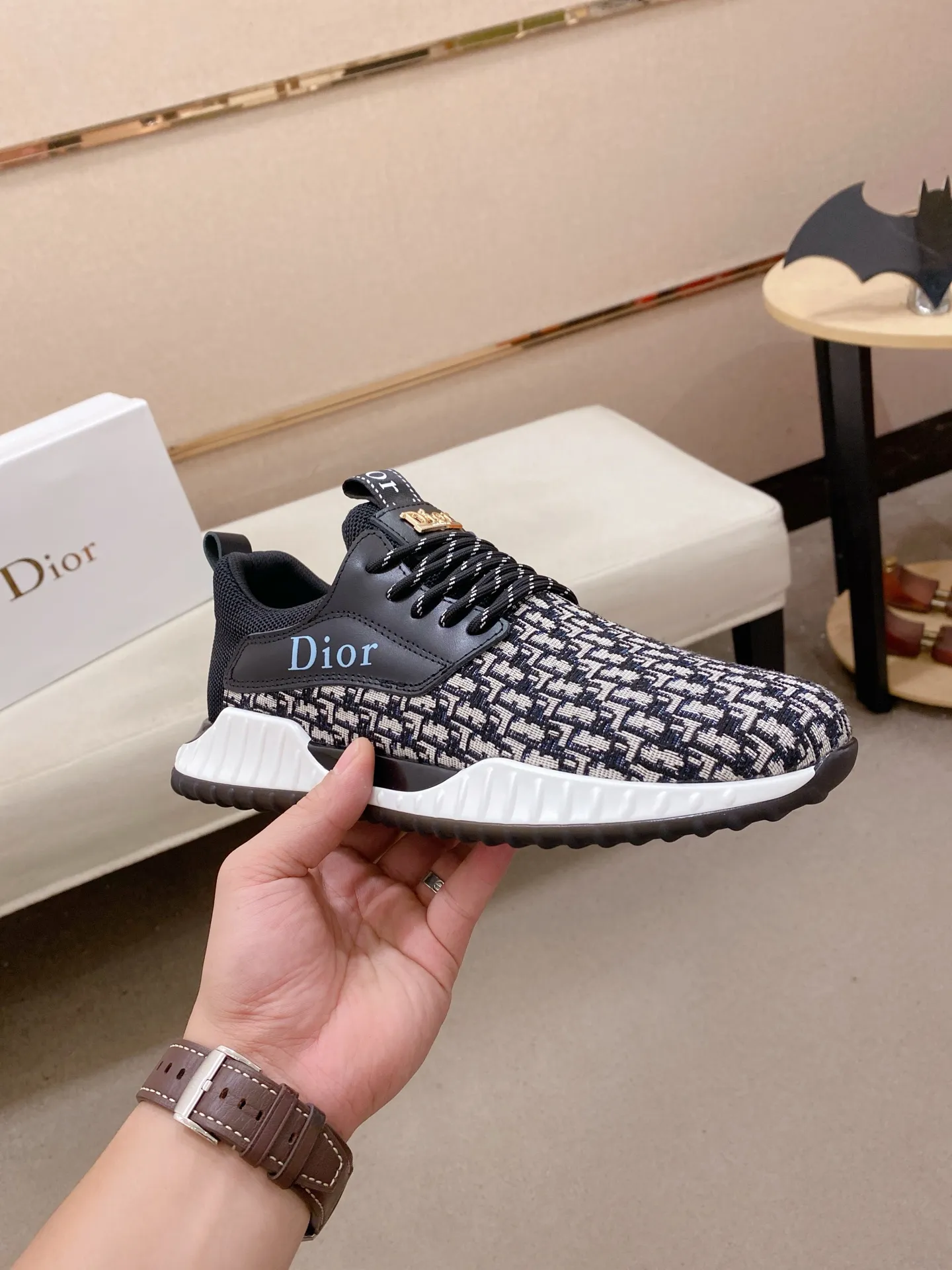 Factory price: 440💰[Dior·Dior] New casual sports style men's shoes, new spring and summer design, perfect workmanship, lace-up lazy style to create wardrobe quality, upper: imported cowhide, sheepskin lining is soft and comfortable, ultra-light TPU wear-resistant outsole, simple, versatile fashion men's shoes, excellent color code number 38--44. (Can be customized for 45 non-refundable)